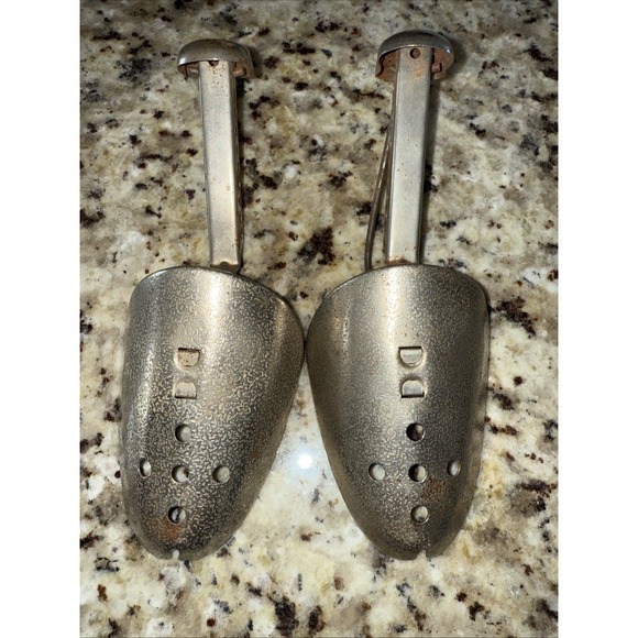 Vintage  Metal Adjustable Shoe Forms, Shoe Collectible. 4475 - Picture 1 of 5